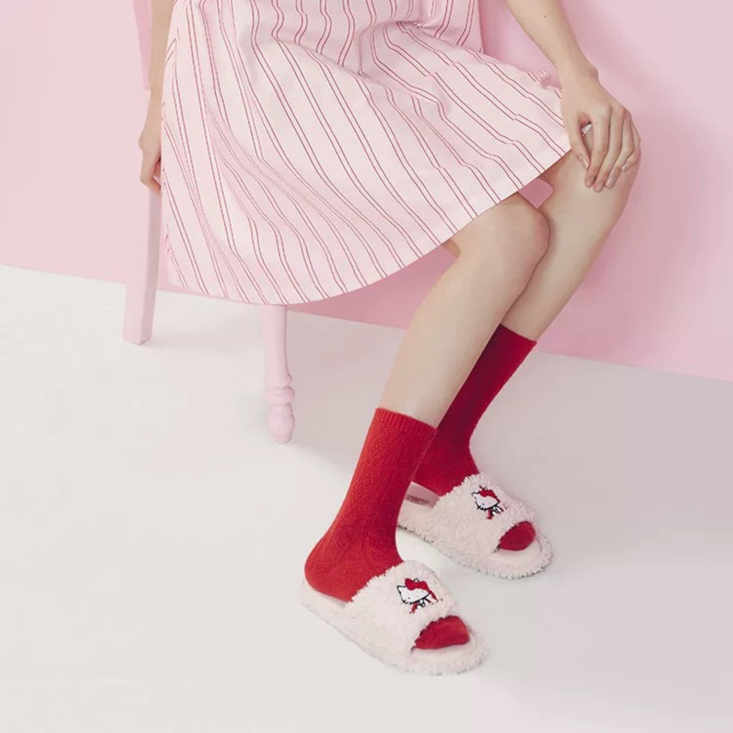 tbh野獸派家居三麗鷗Hello Kitty毛絨刺繡拖鞋｜室內家居鞋