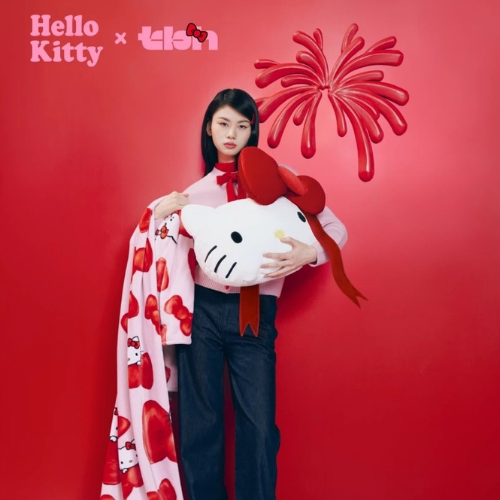 tbh野獸派家居 × Hello Kitty紅色蝴蝶結法蘭絨二合一抱枕毯